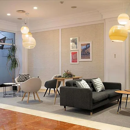 Aparthotel Santiago 4*